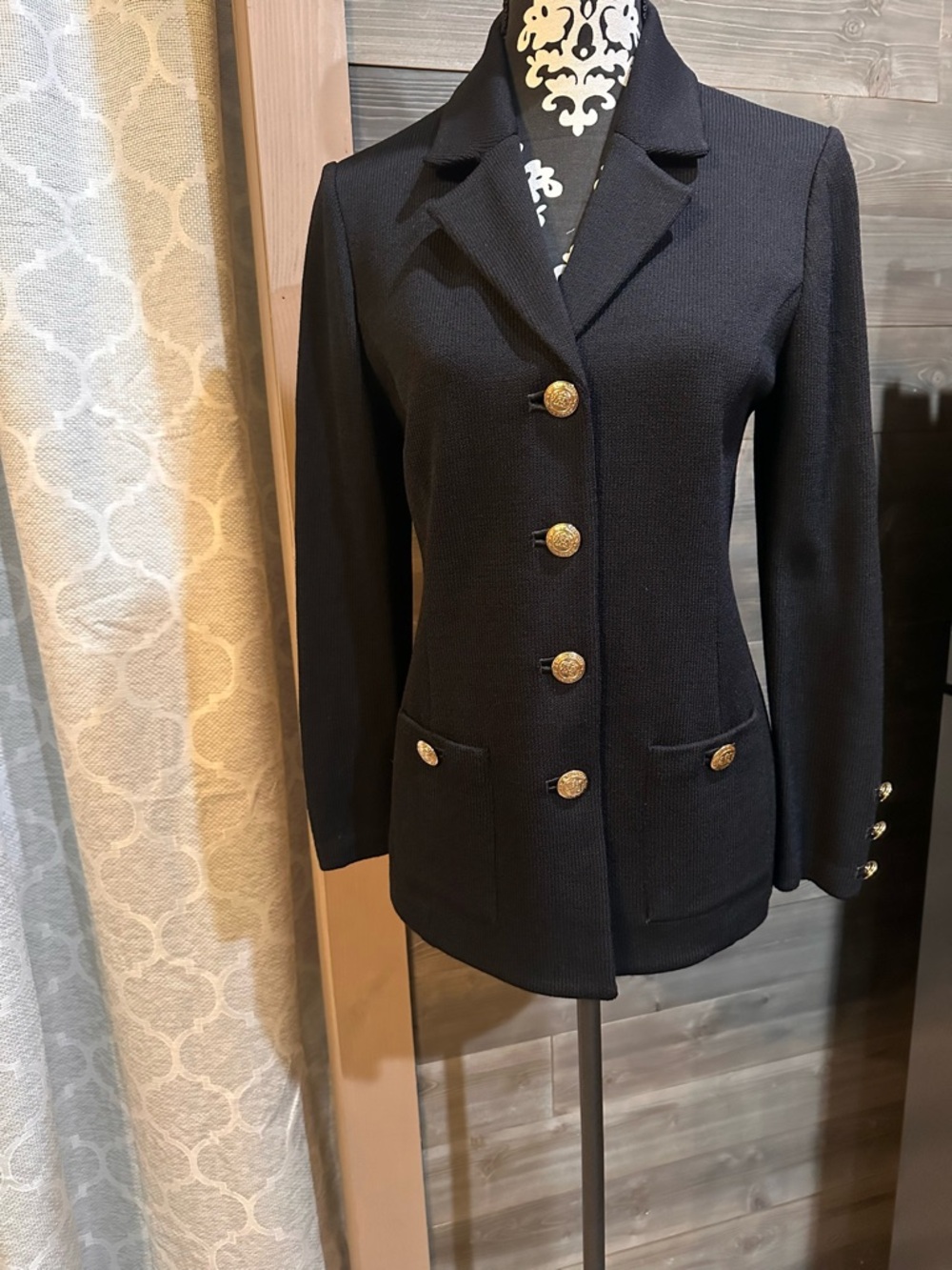 Vintage St. John Black Women's Tailored textured knit Button Jacket size 4